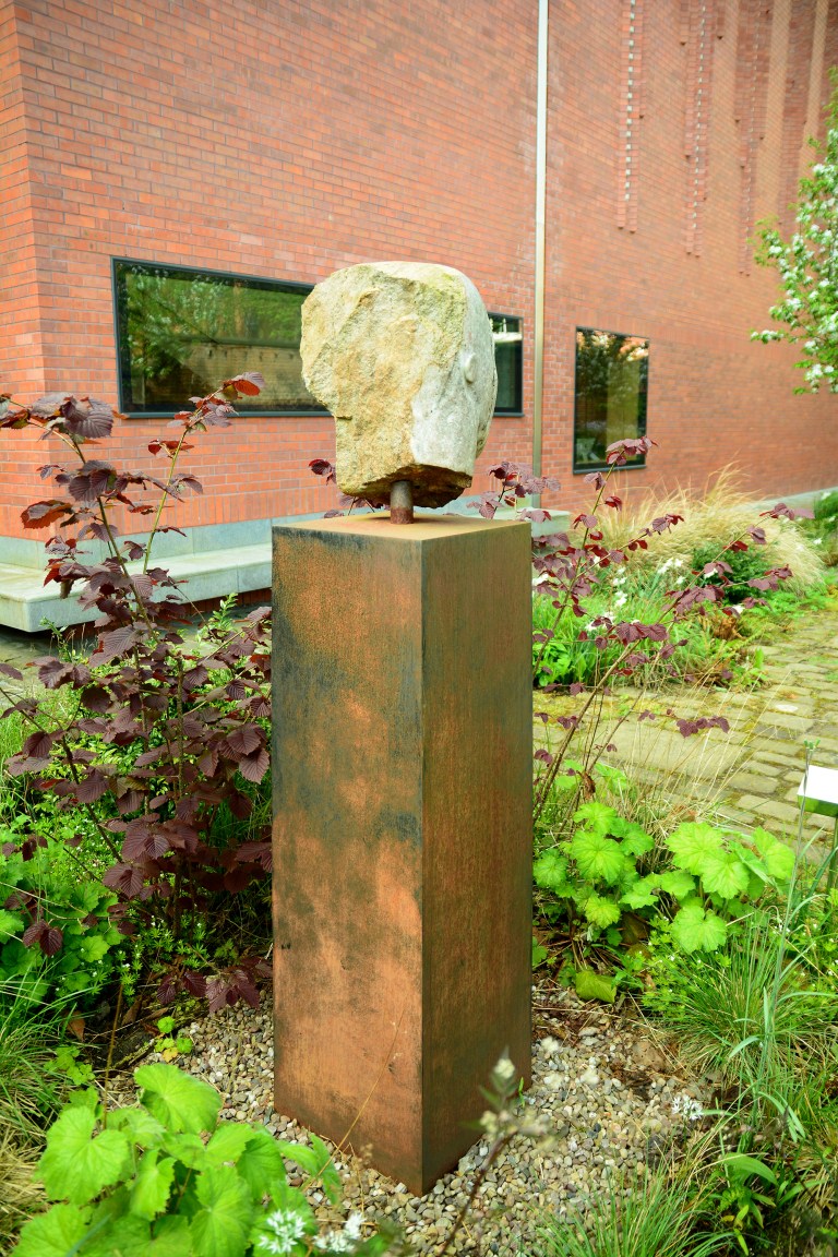 Emily Young, Maremma Warrior Head V, 2011